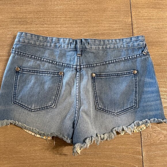 Free People We The Free Size 29 Cutoff Boho Distressed Button Fly Shorts - Picture 4 of 4
